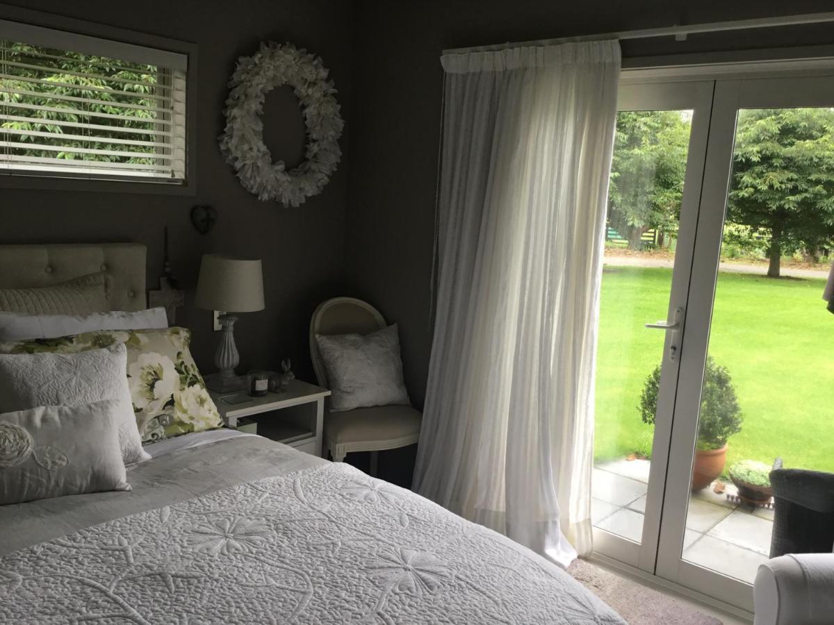 شقة Te Puna  في The Flower Nest Retreat المظهر الخارجي الصورة